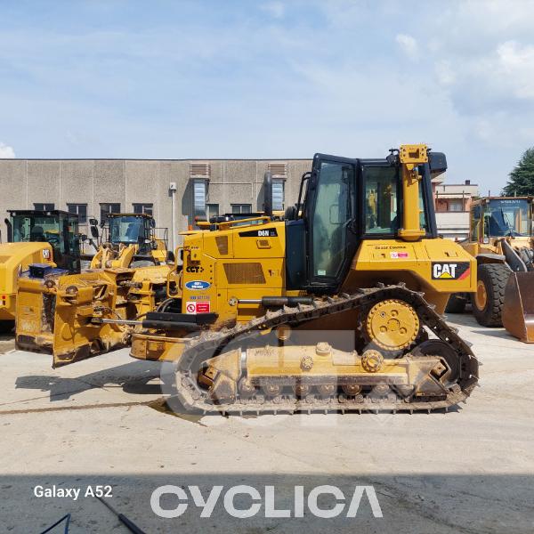 Bulldozers et tracteurs à chenilles  D6N GB600780 - 1