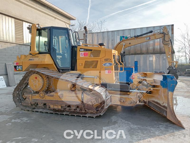 Bulldozers et tracteurs à chenilles  D6N GB600755 - 1