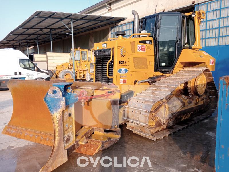 Bulldozers et tracteurs à chenilles  D6N GB600755 - 3