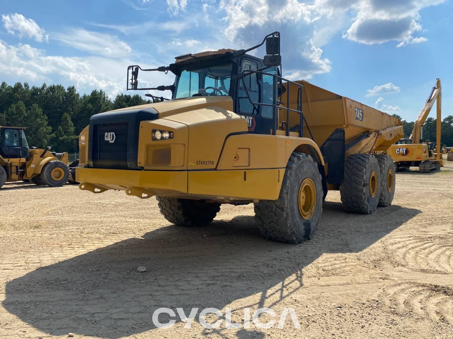 Dumpers e caminhões articulados  745 3T602759 - 1