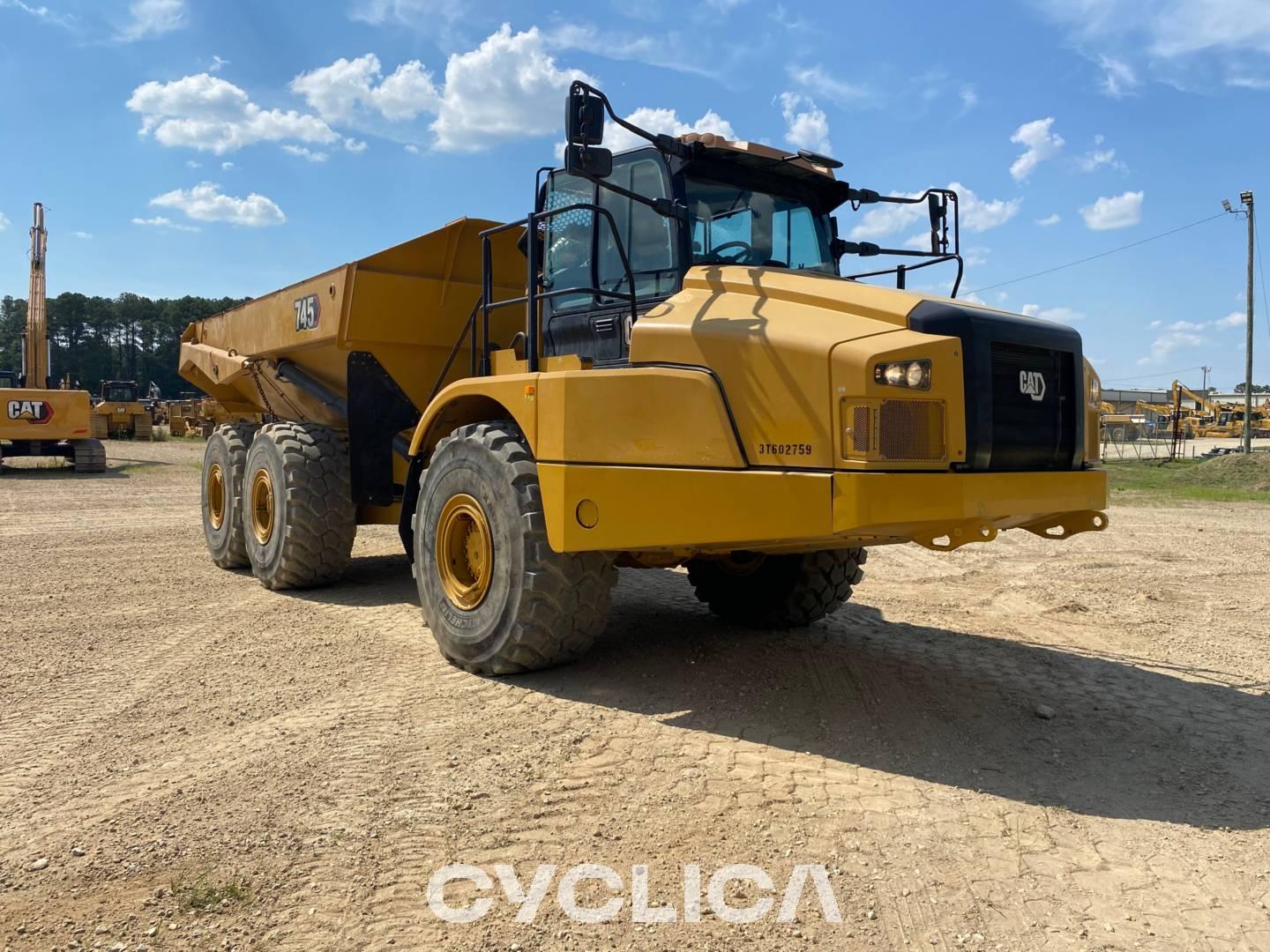 Dumpers e caminhões articulados  745 3T602759 - 3