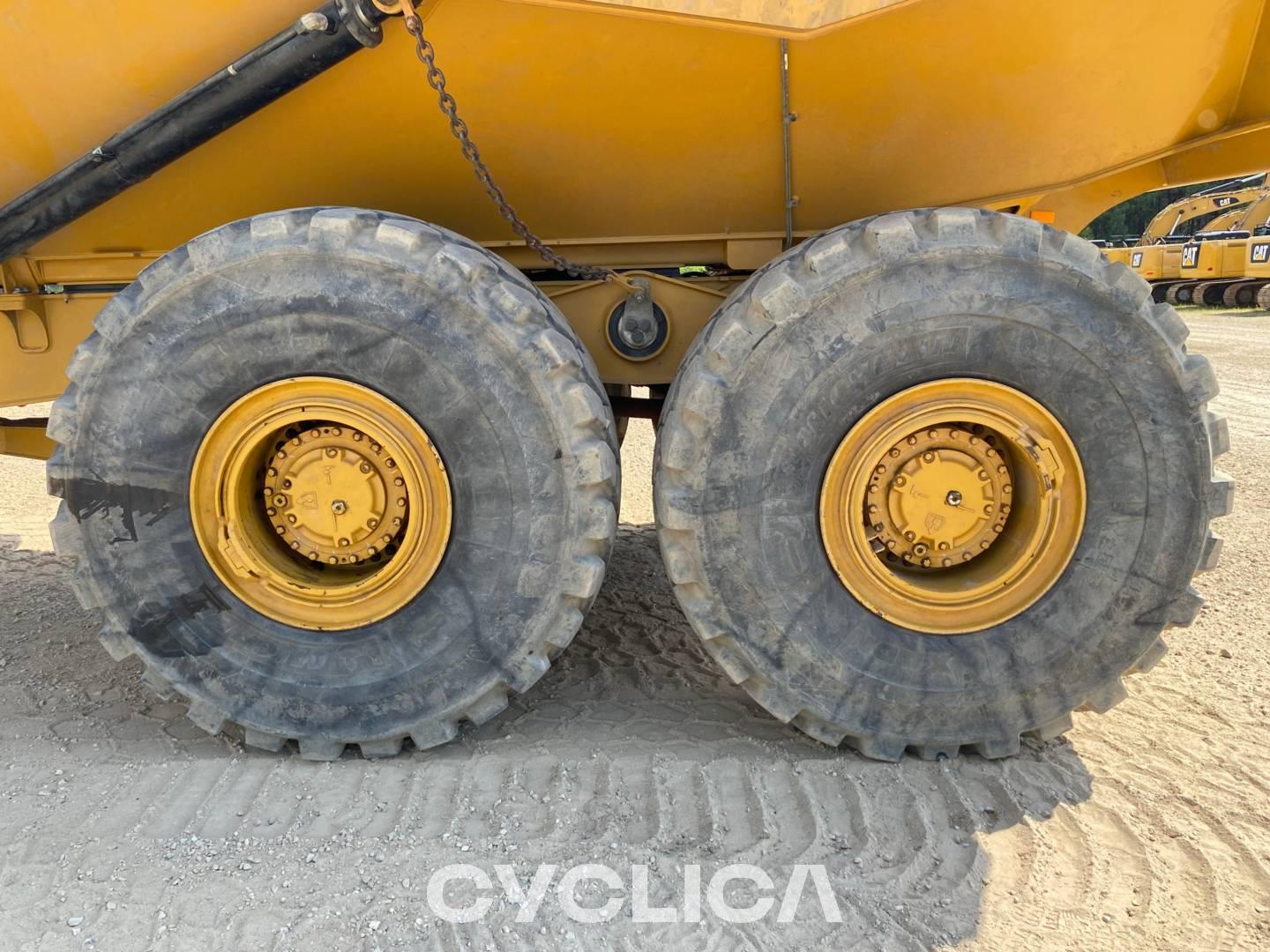 Dumpers e caminhões articulados  745 3T602759 - 18