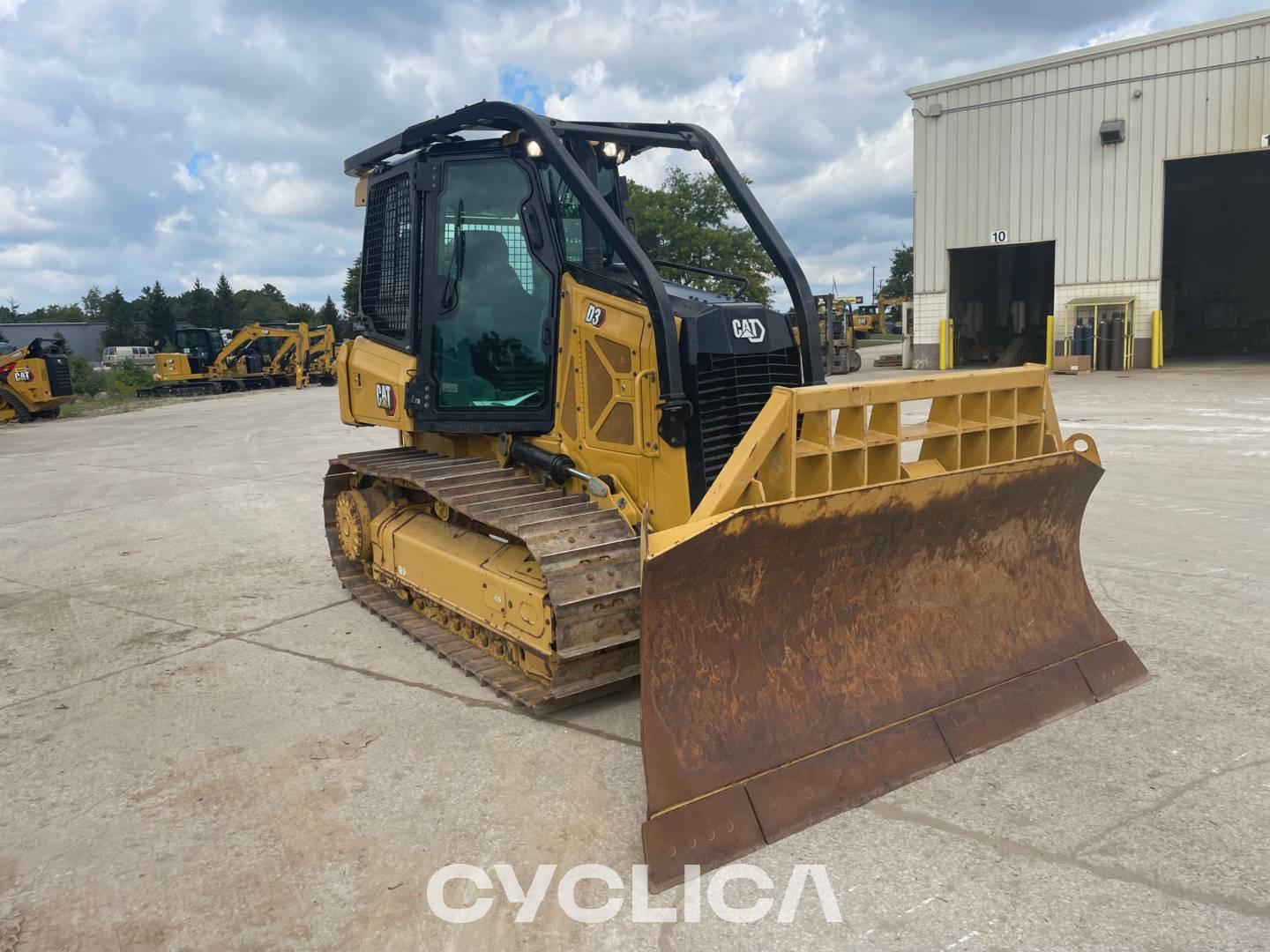 Bulldozers and crawler tractors  D3 XKW00326 - 3