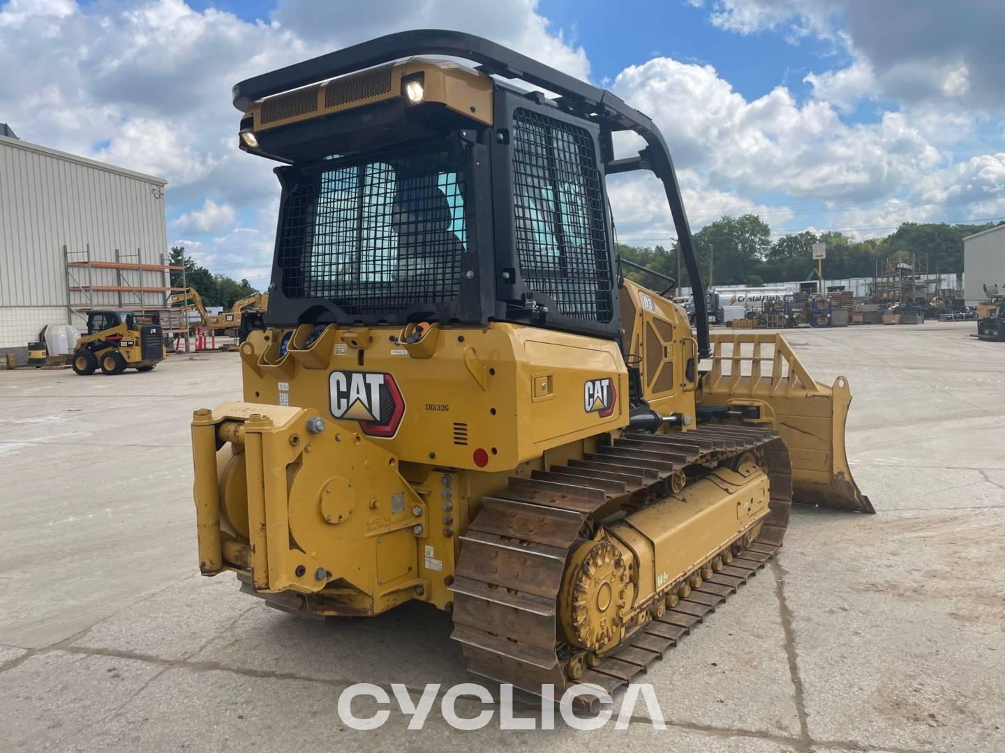 Bulldozers and crawler tractors  D3 XKW00326 - 4