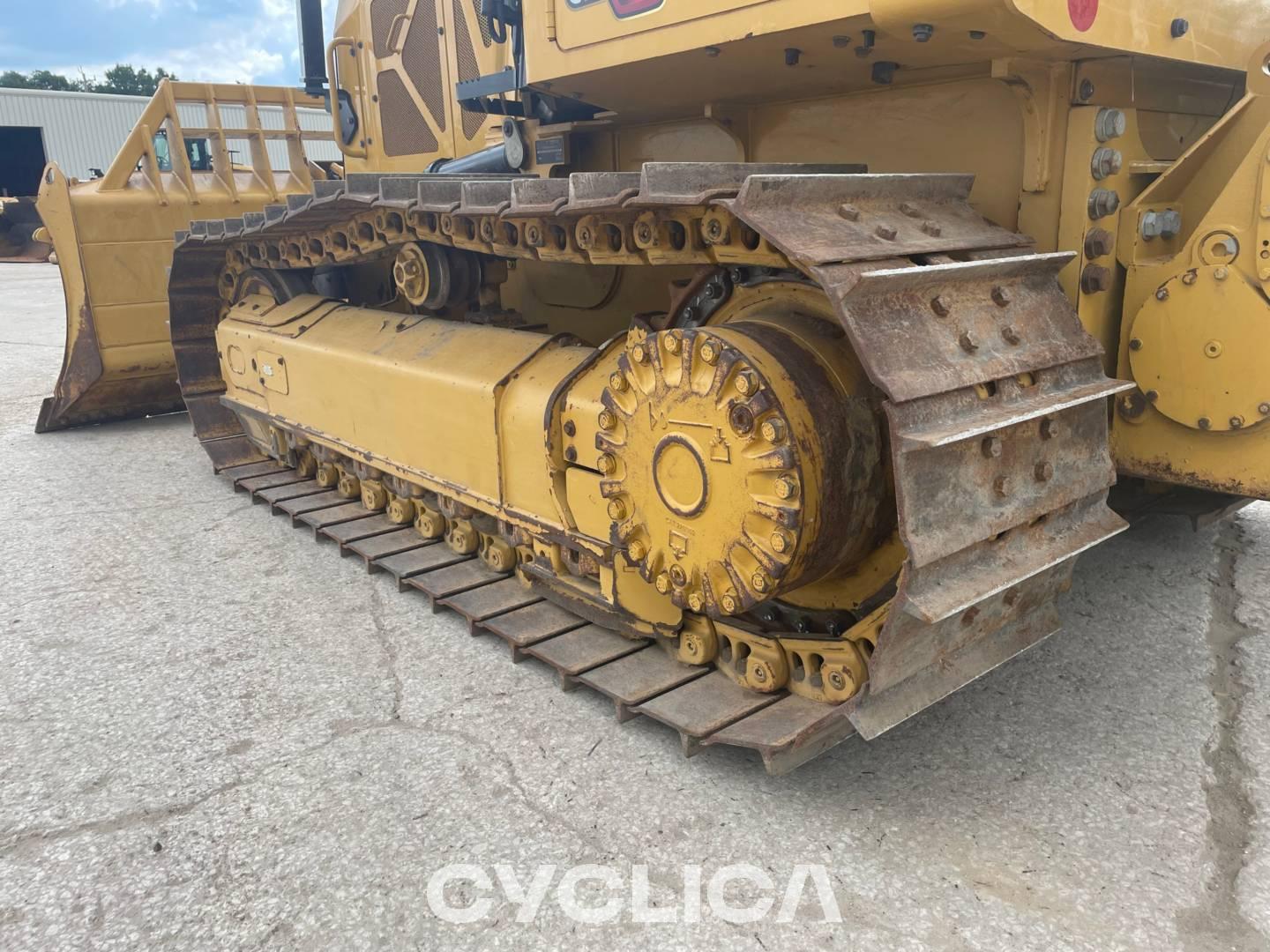 Bulldozers y tractores de cadenas  D3 XKW00326 - 21