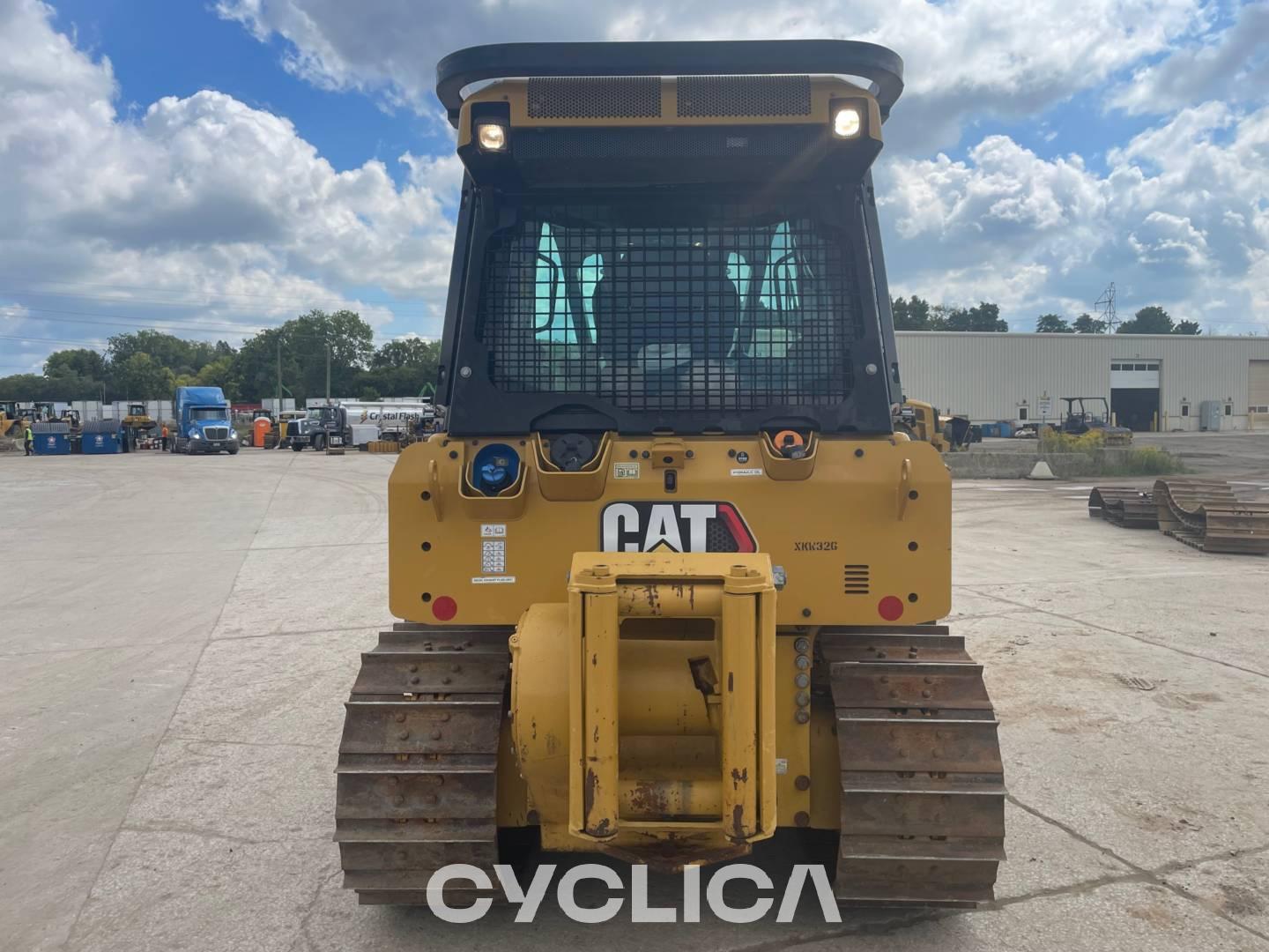 Bulldozers and crawler tractors  D3 XKW00326 - 23