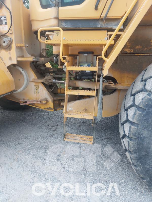 Wheel loaders  L220F 6### - 10