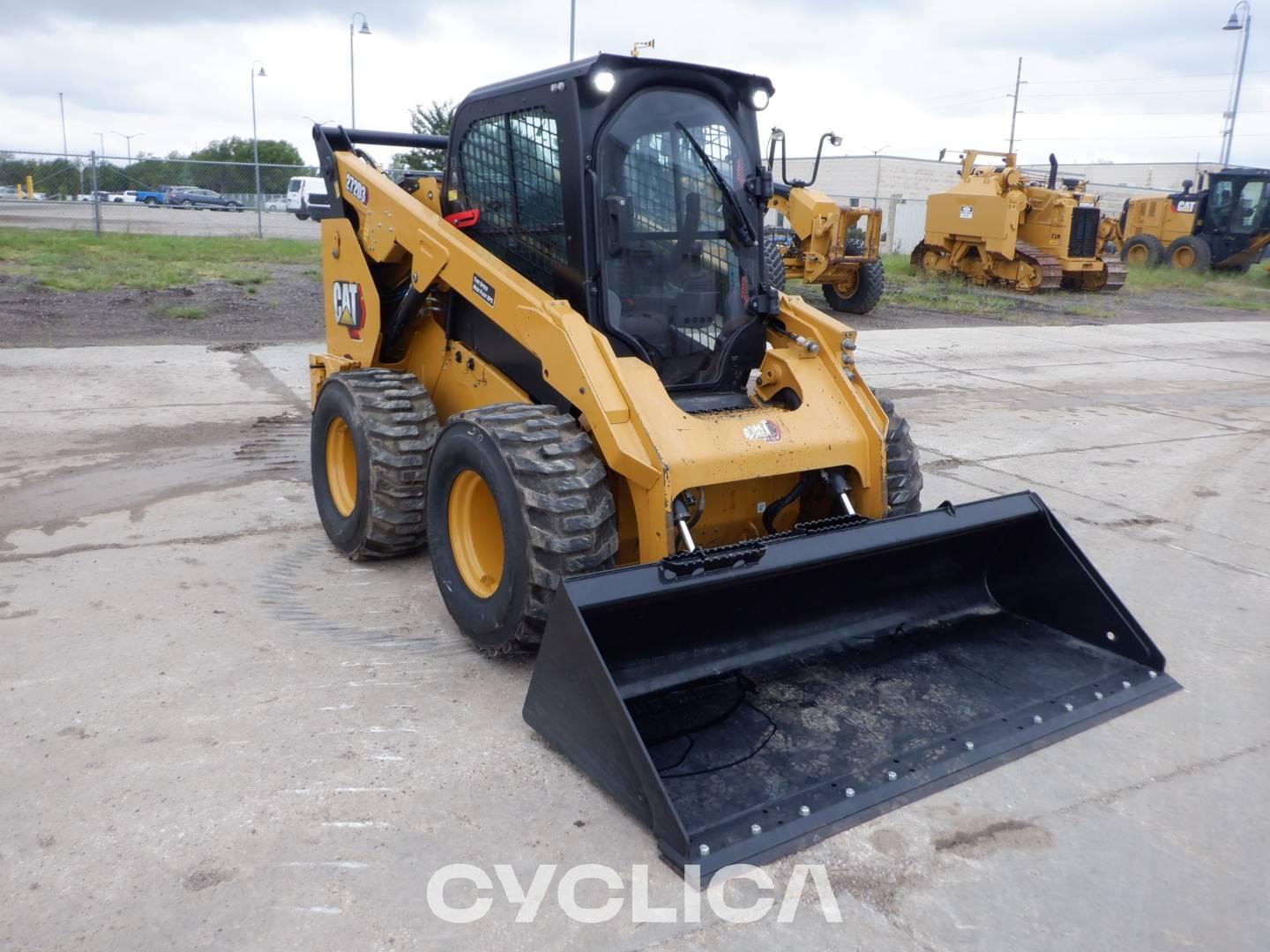 Skid steers  272D3 HX201054 - 7