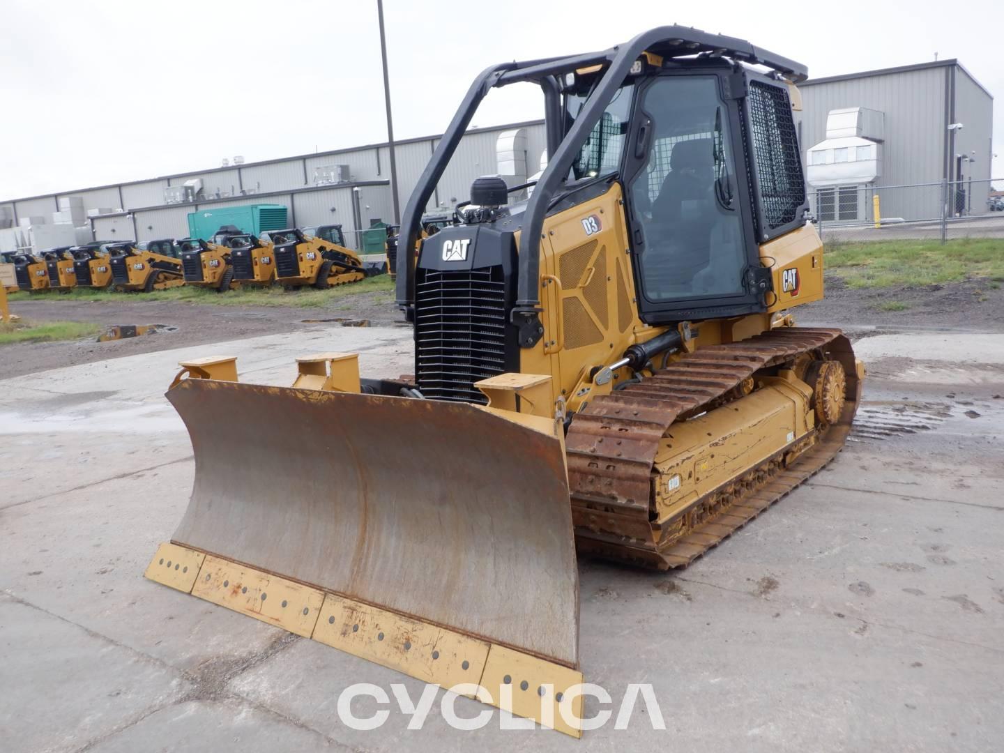 Bulldozers and crawler tractors  D3-12 XKW04616 - 1