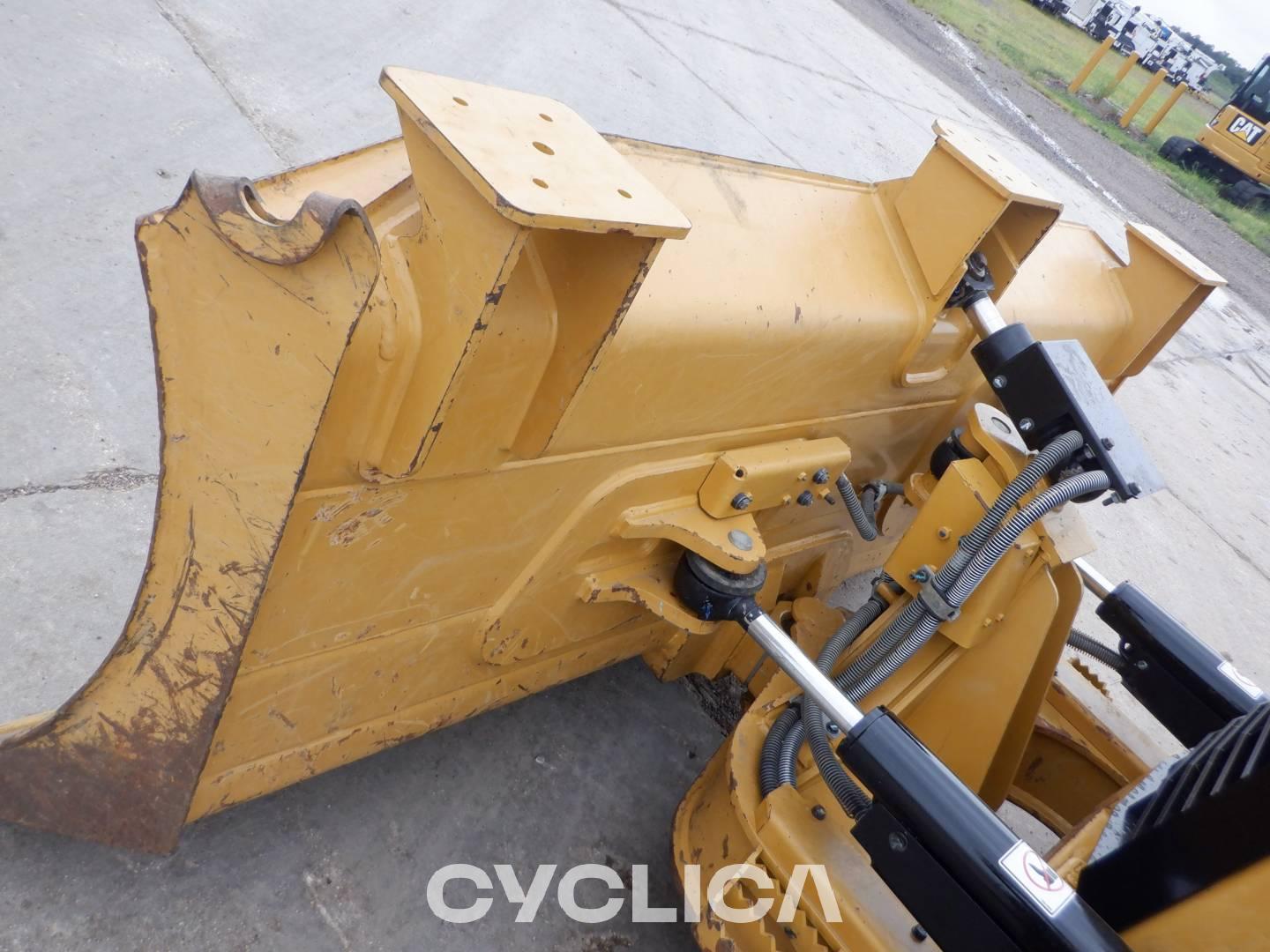 Bulldozers et tracteurs à chenilles  D3-12 XKW04616 - 16