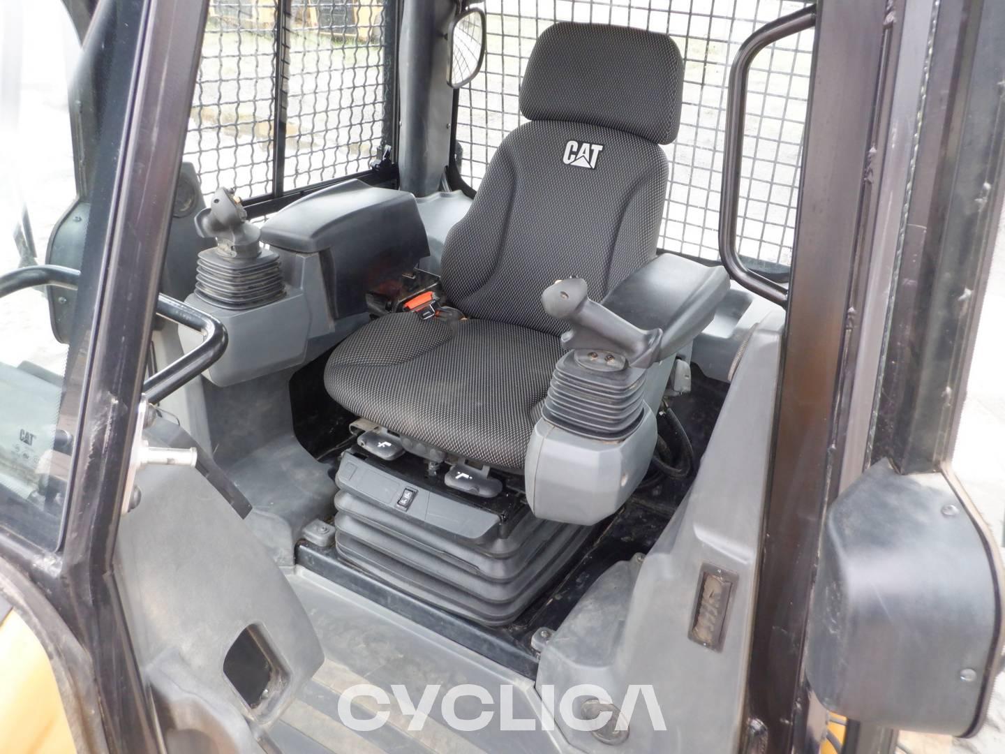 Bulldozers y tractores de cadenas  D3-12 XKW04616 - 21