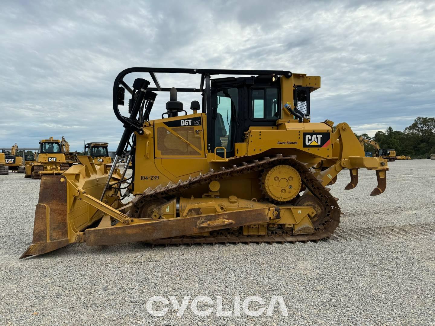 Bulldozers et tracteurs à chenilles  D6T MB500361 - 9