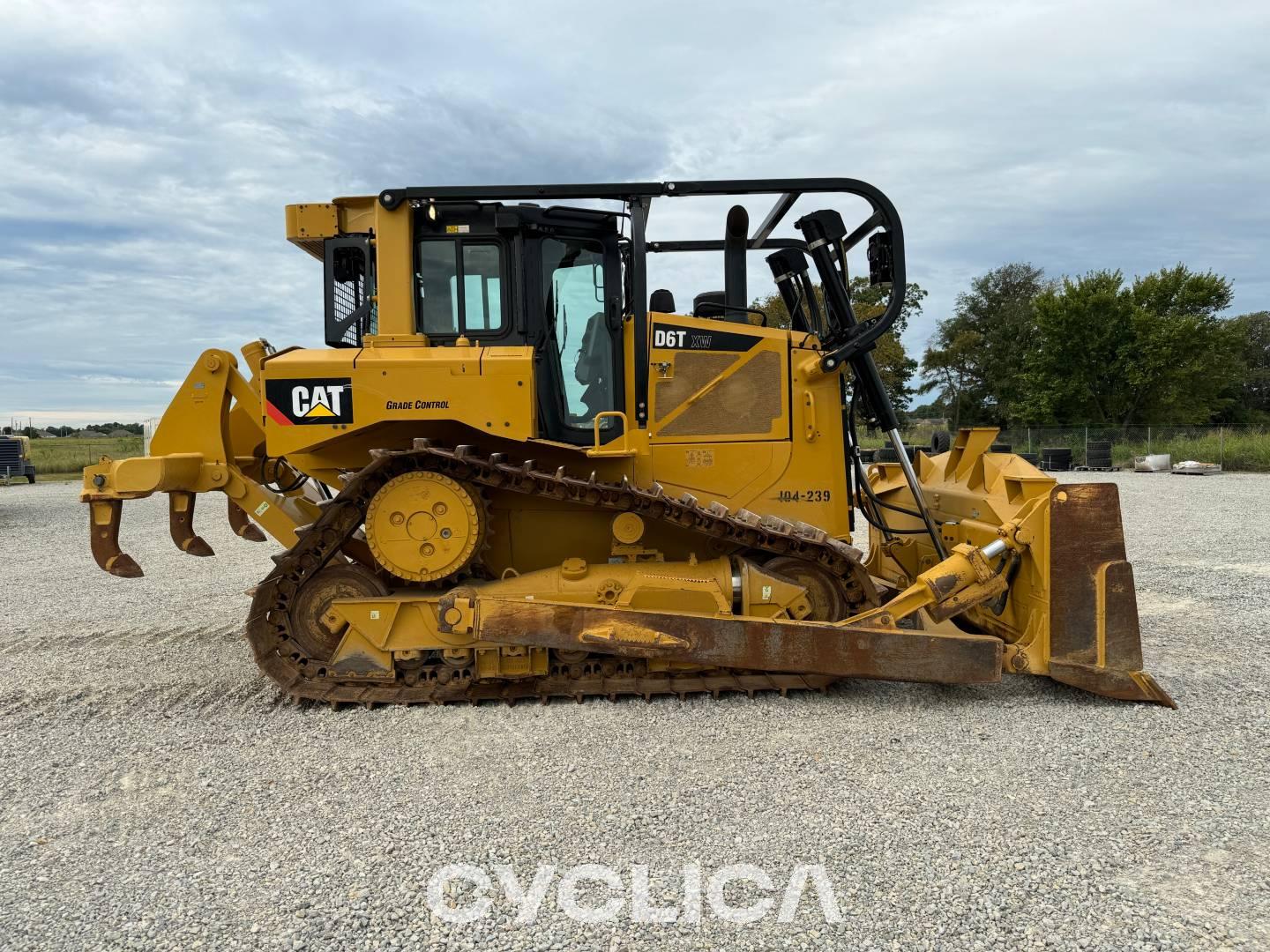 Bulldozers et tracteurs à chenilles  D6T MB500361 - 11