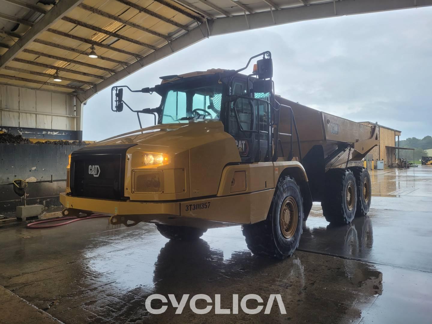 Dumpers e caminhões articulados  730-04 3T301357 - 1