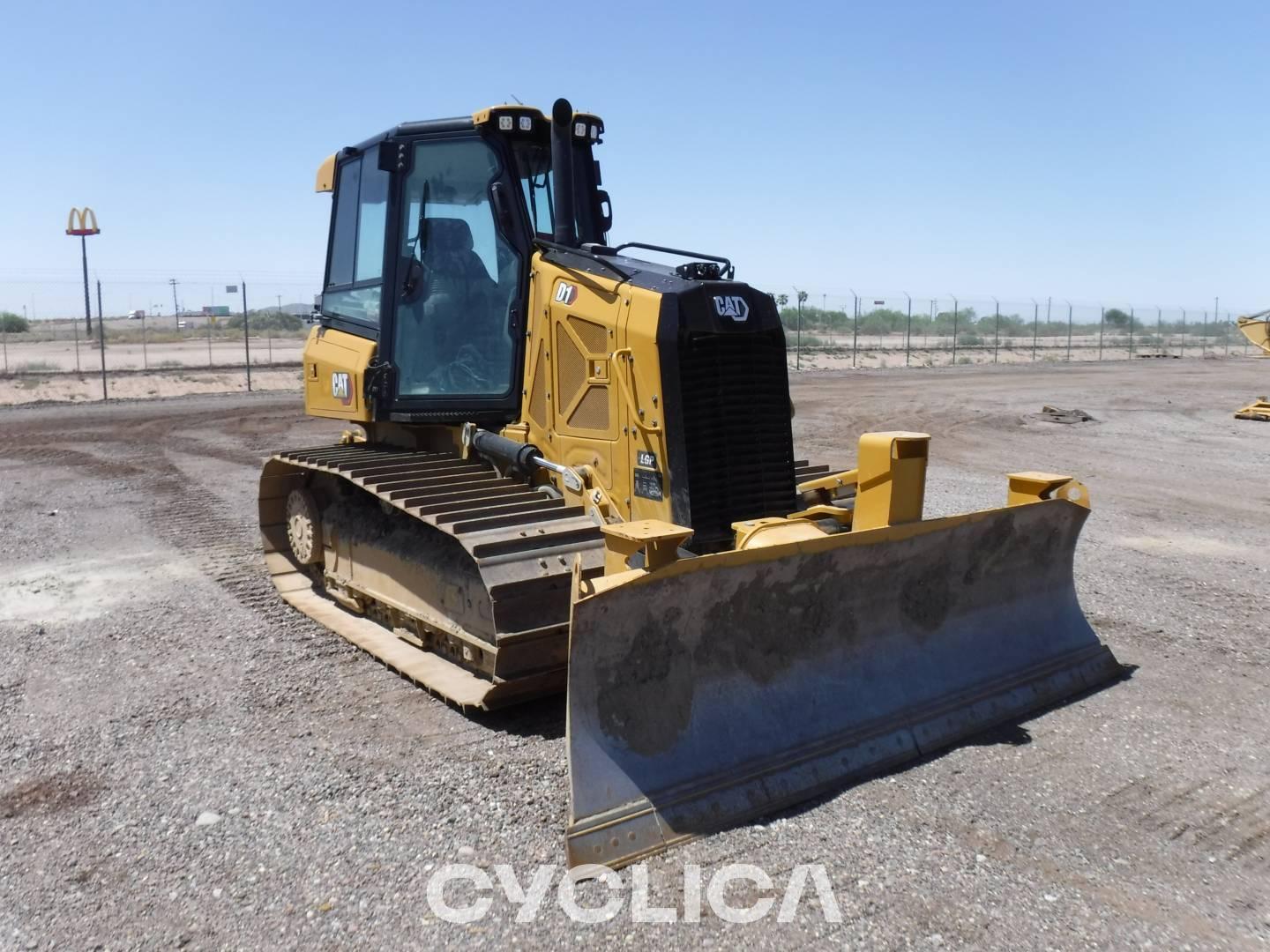 Bulldozers and crawler tractors  D1-12LGP XKL00631 - 3