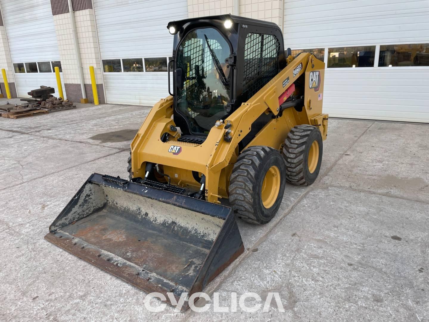 Skid steers  246D3 T9Z00142 - 1