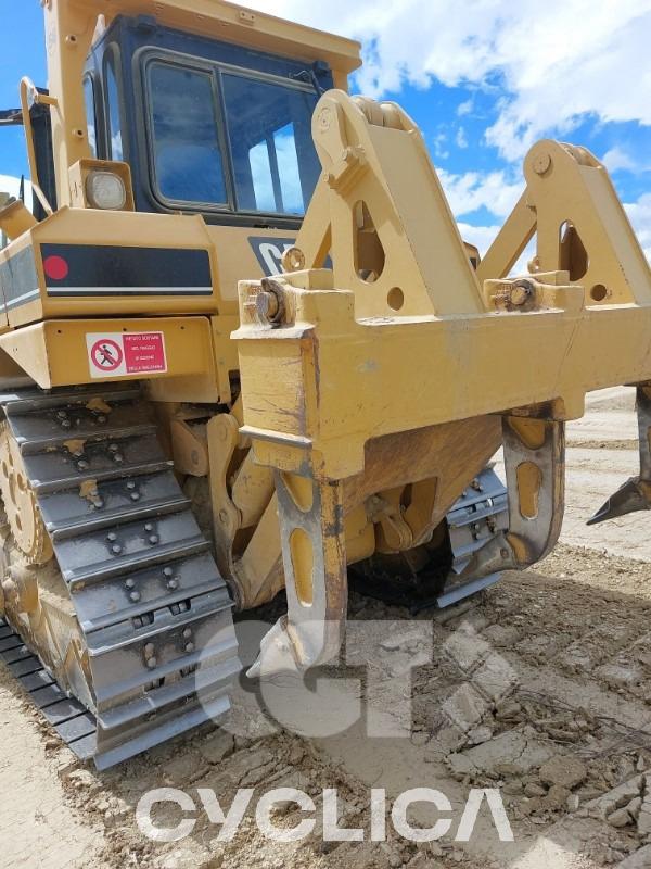 Bulldozers e tratores de rastos  D6R TBC00### - 4