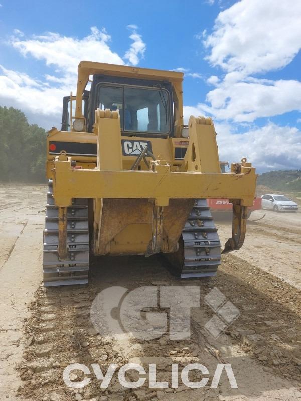 Bulldozers and crawler tractors  D6R TBC00### - 6