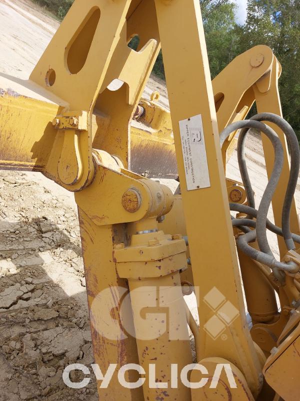 Bulldozers y tractores de cadenas  D6R TBC00### - 10