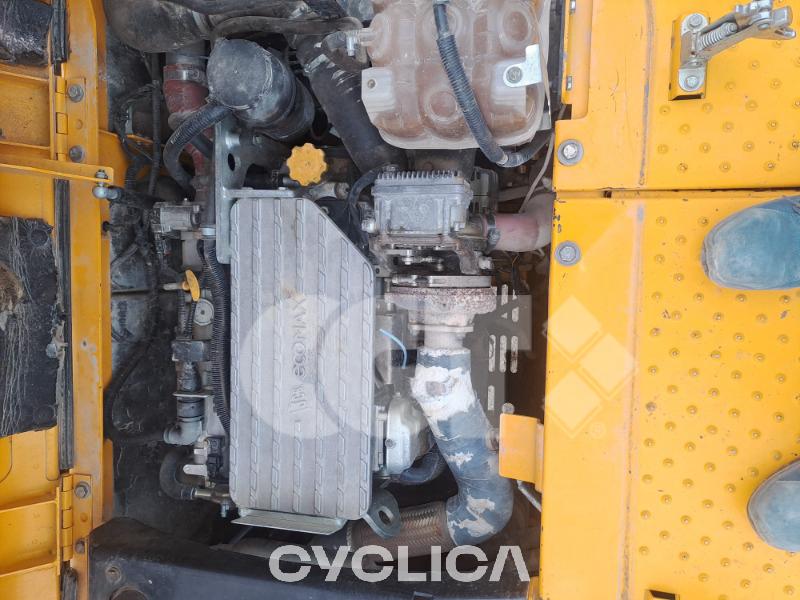 Escavadora de rastos  JS235 G2425### - 10