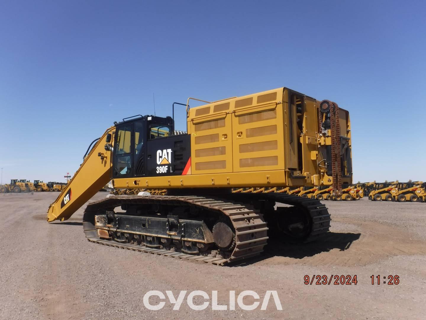 Crawler excavators  390FL HNG00365 - 15