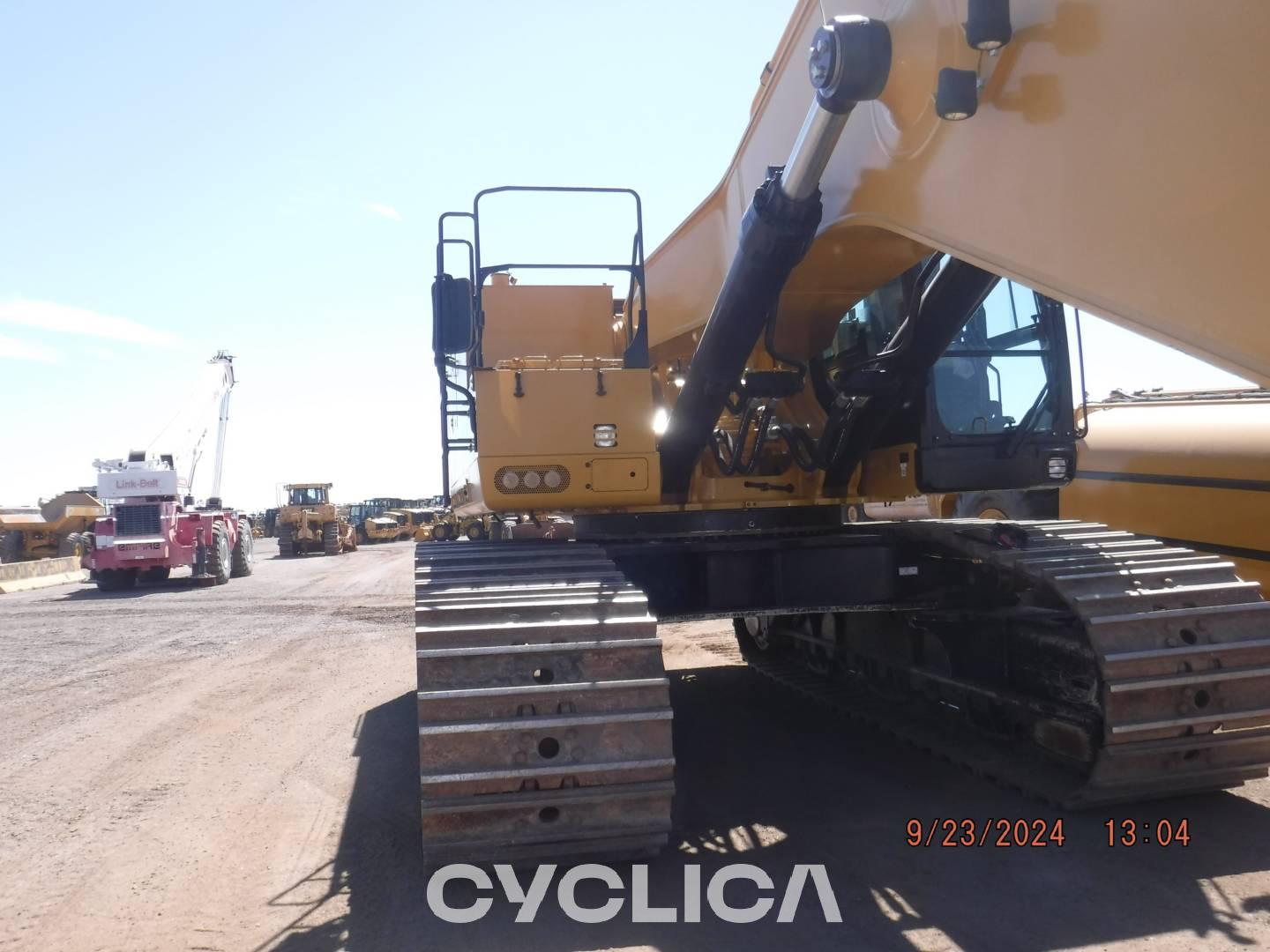 Crawler excavators  390FL HNG00365 - 24