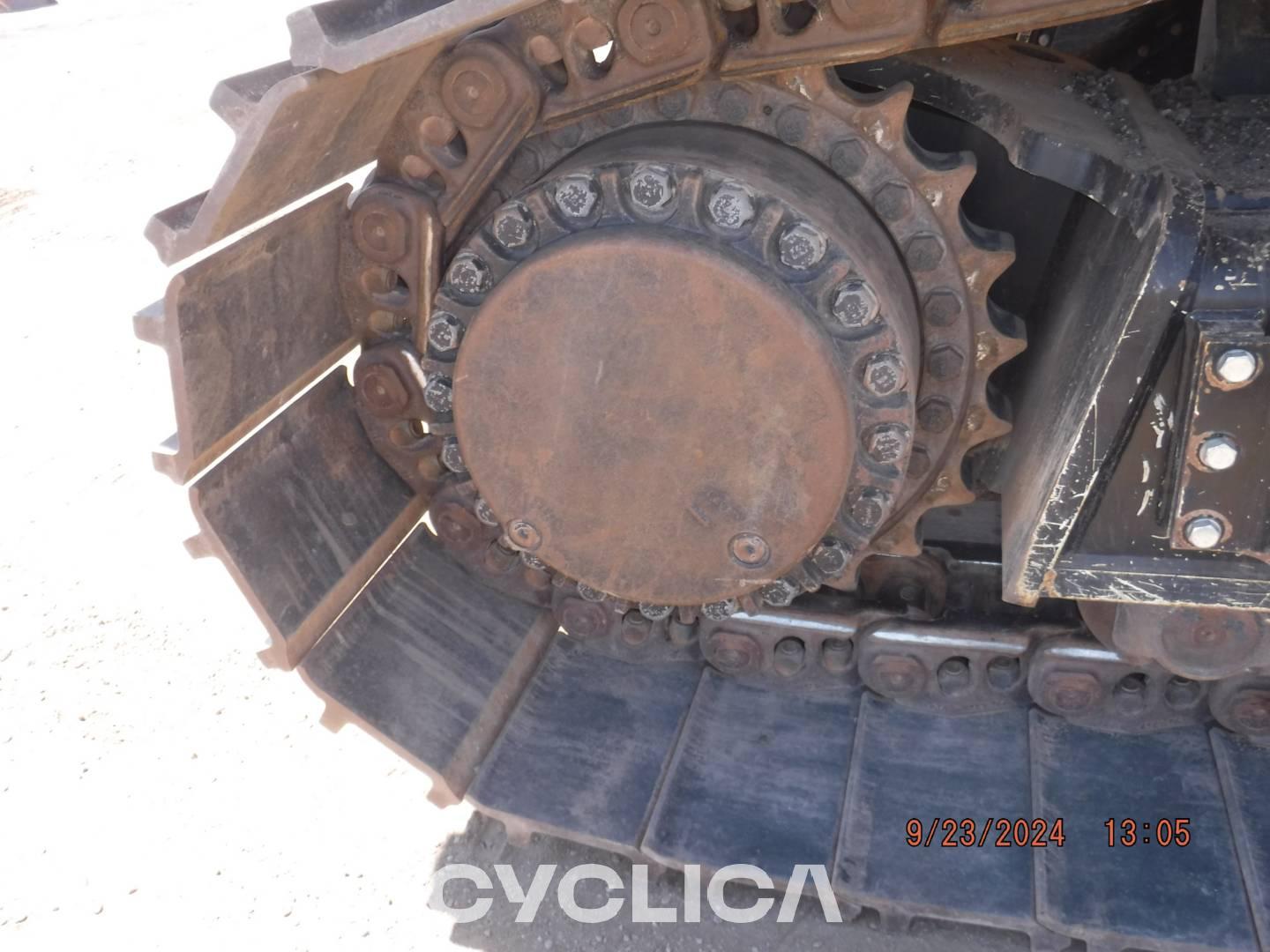 Crawler excavators  390FL HNG00365 - 25