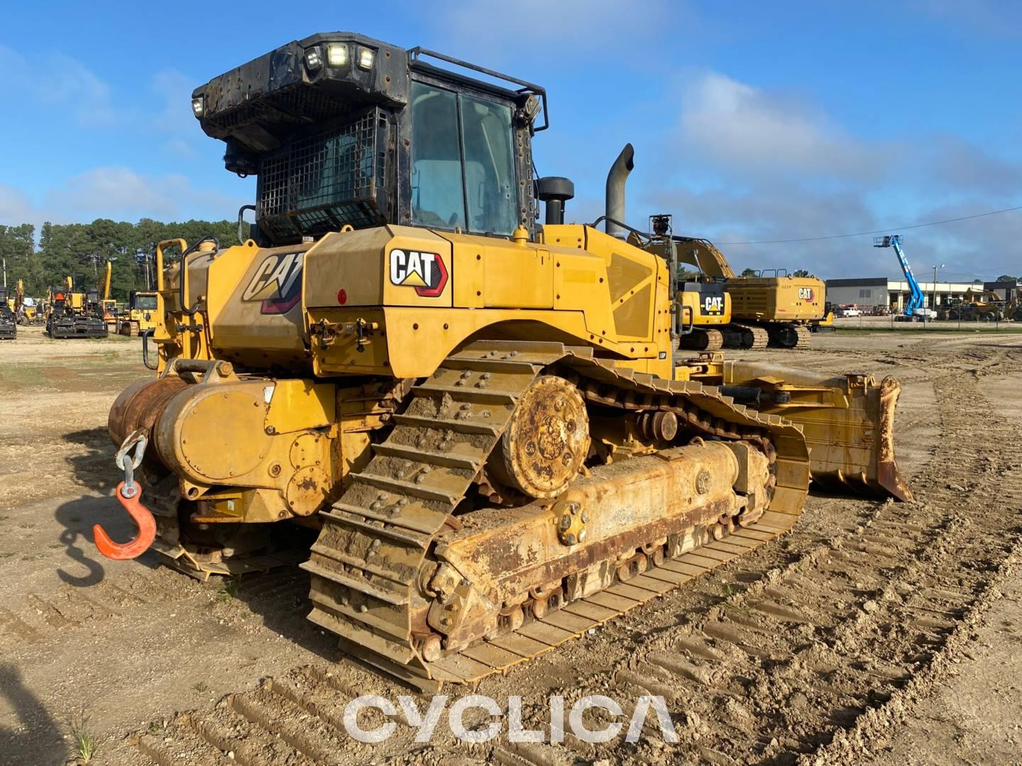 Bulldozers and crawler tractors  D6 RDC00828 - 4