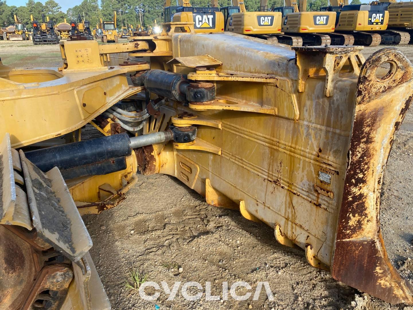 Bulldozers and crawler tractors  D6 RDC00828 - 10