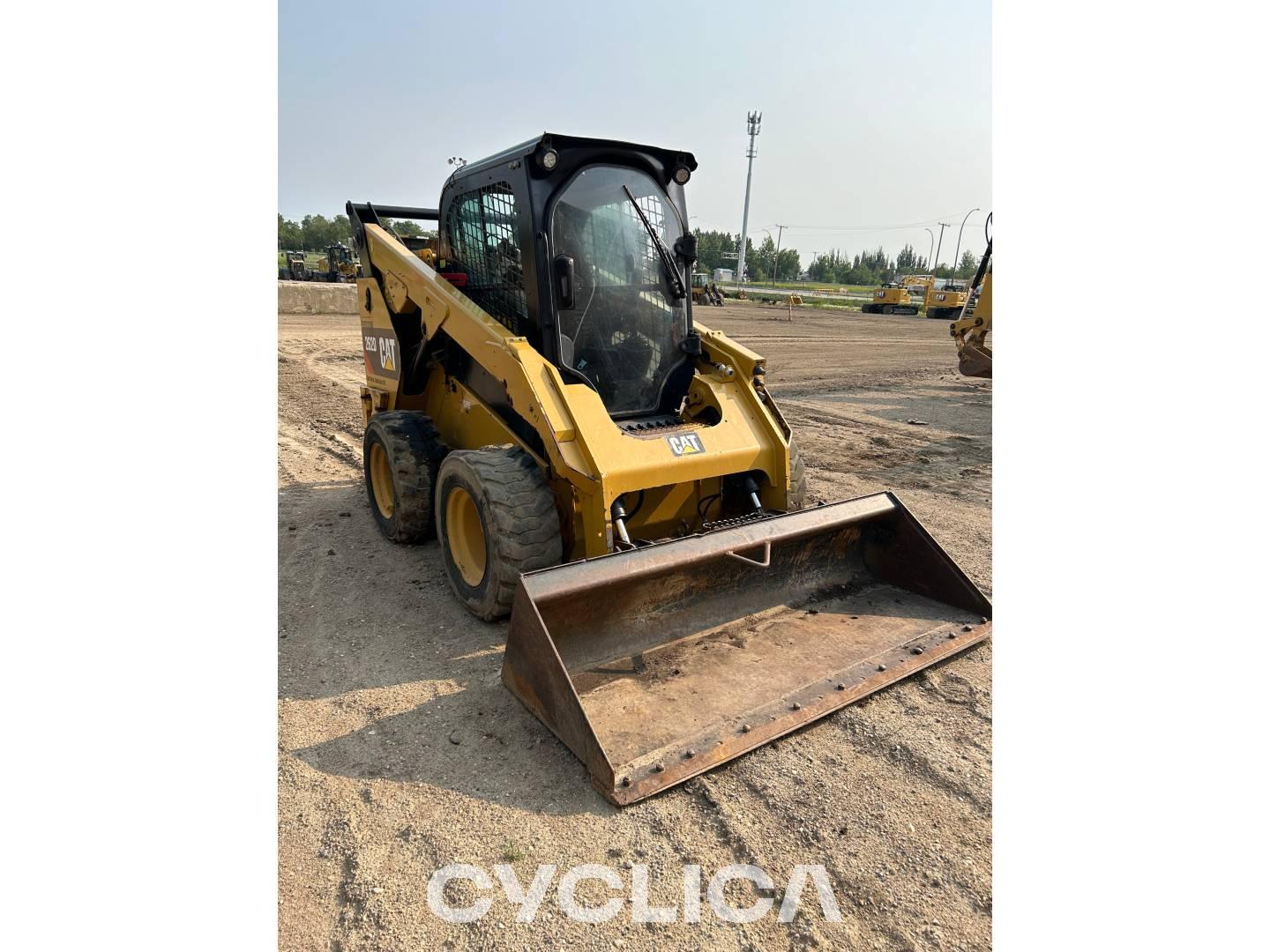 Skid steers  262D DTB08998 - 2