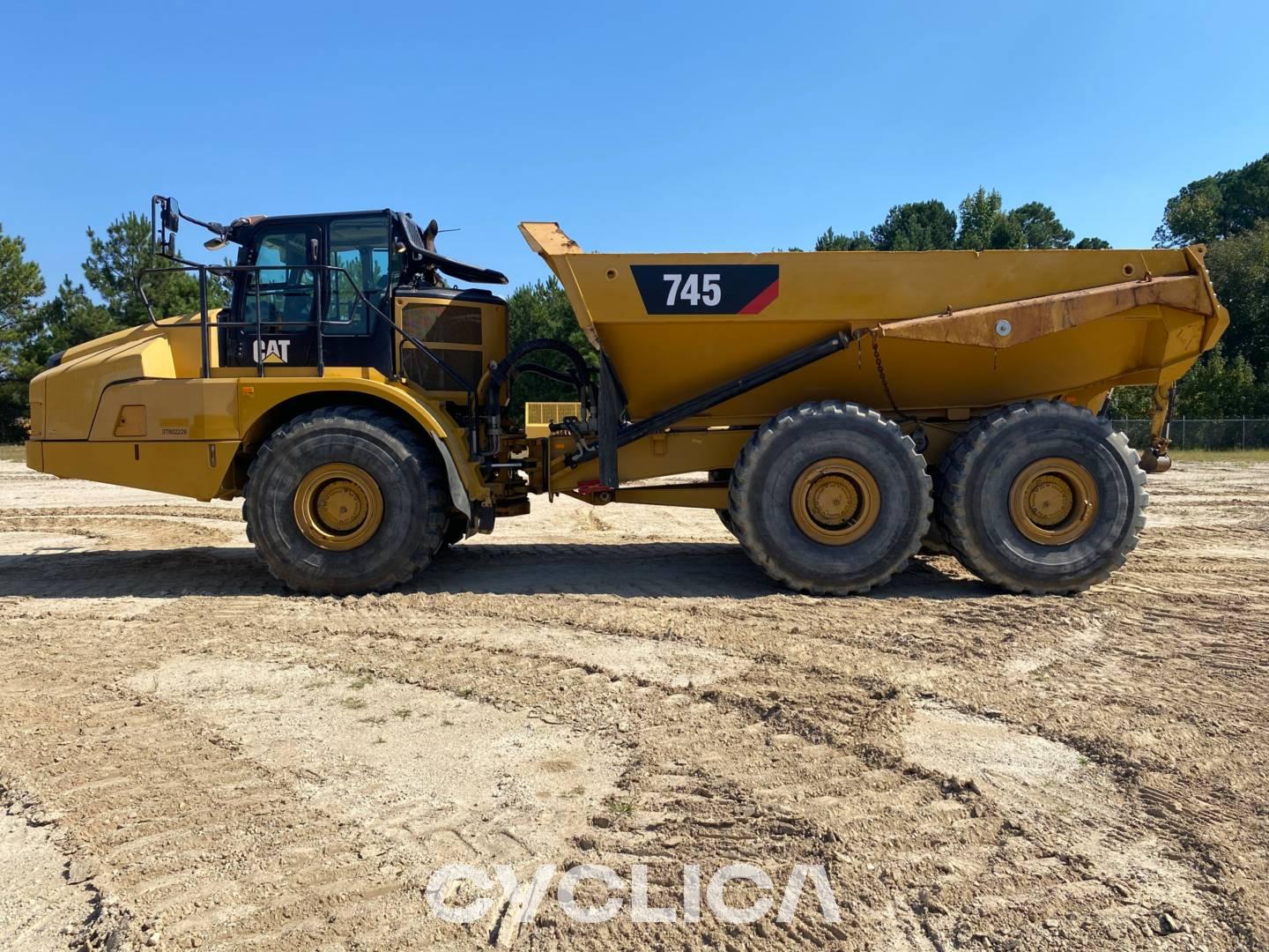 Dumpers e caminhões articulados  745 3T602229 - 23