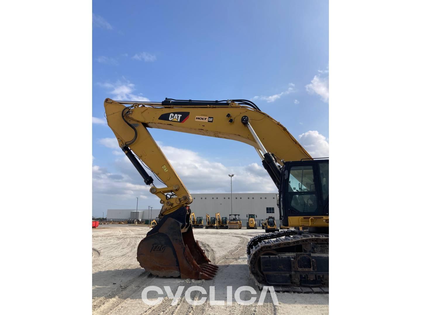 Crawler excavators  390FL HNG00252 - 21