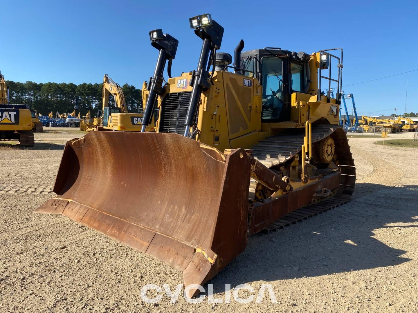 Bulldozers and crawler tractors  D8T AW401435 - 1