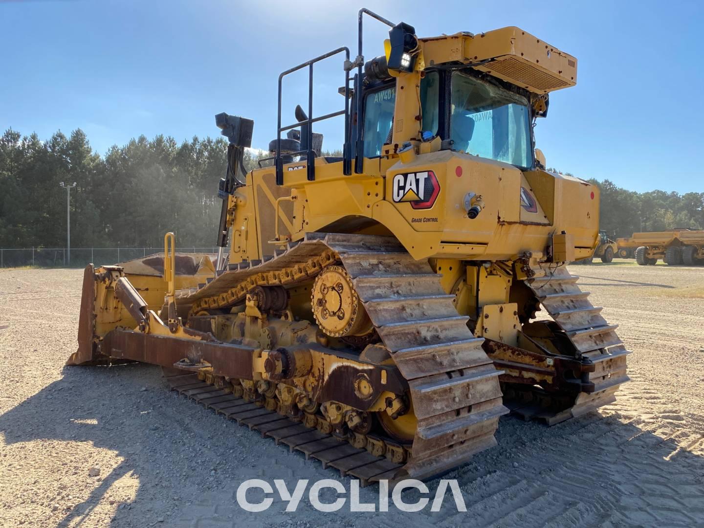 Bulldozers and crawler tractors  D8T AW401435 - 5