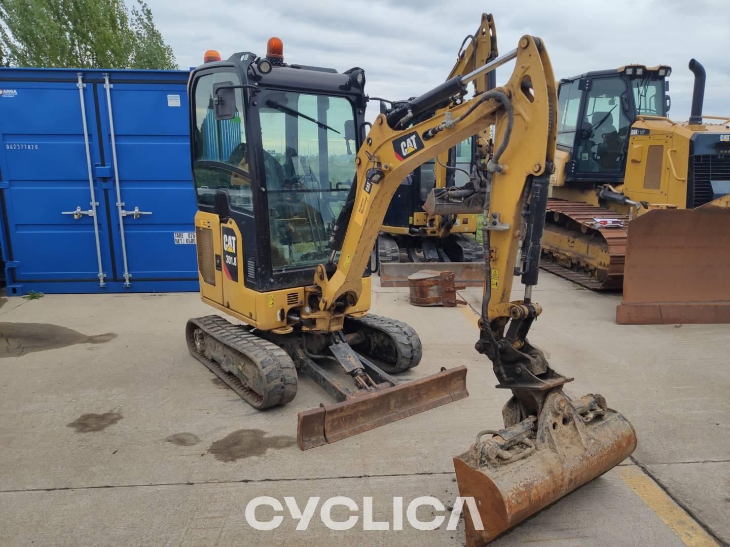 Crawler excavators  301.8-05 H8X01448 - 1