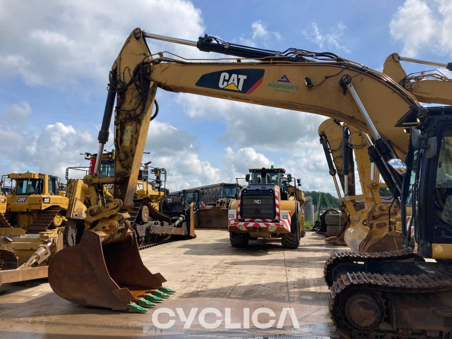 Crawler excavators  330FL WBA00193 - 23