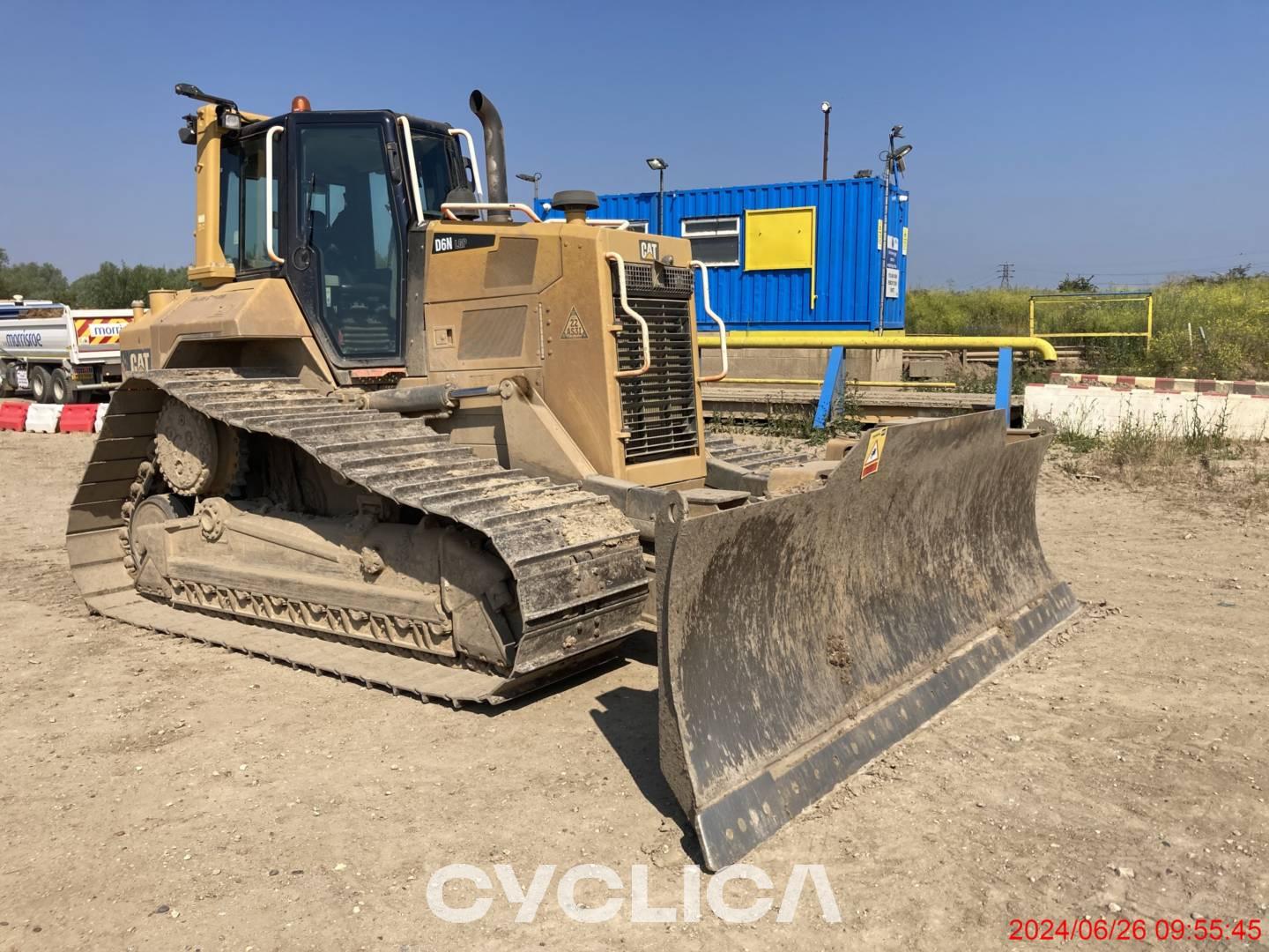 Bulldozers and crawler tractors  D6N MG501316 - 2