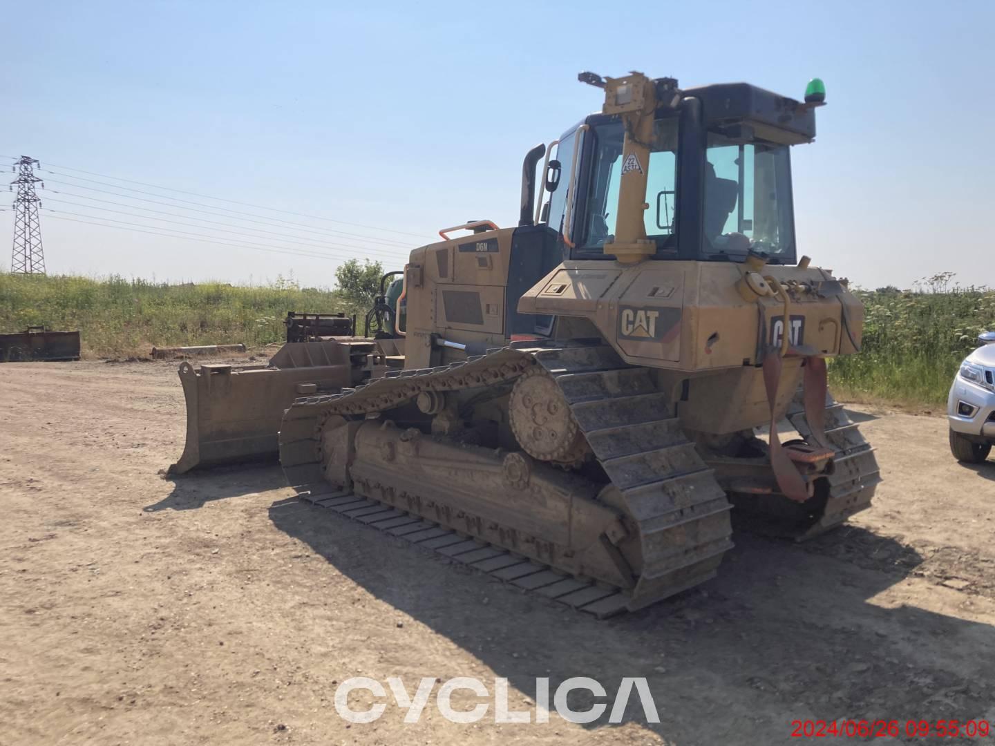 Bulldozers and crawler tractors  D6N MG501316 - 4