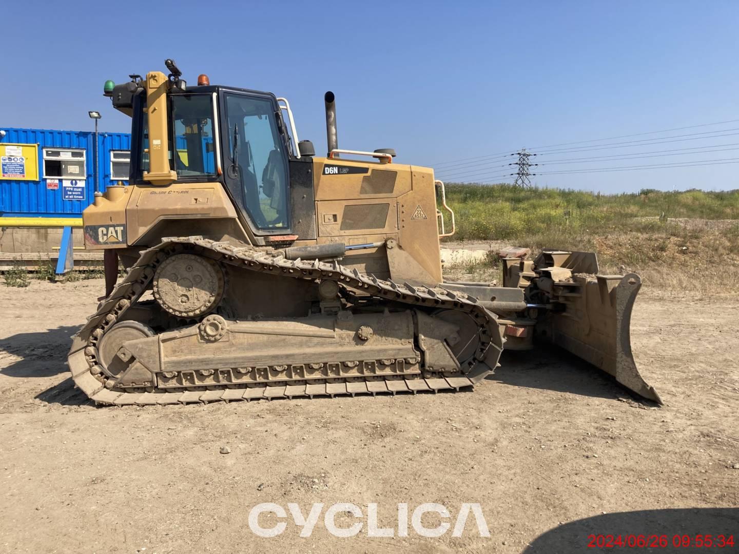 Bulldozers and crawler tractors  D6N MG501316 - 10