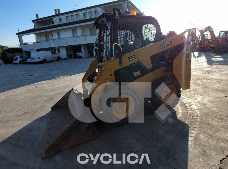 Skid steers  232D3 GJ500### - 2