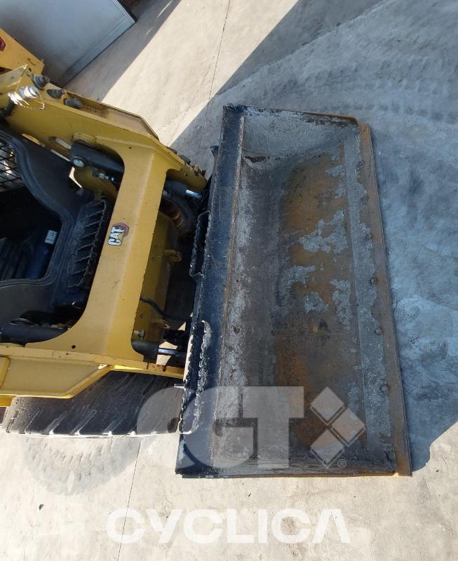 Skid steers  232D3 GJ500### - 4