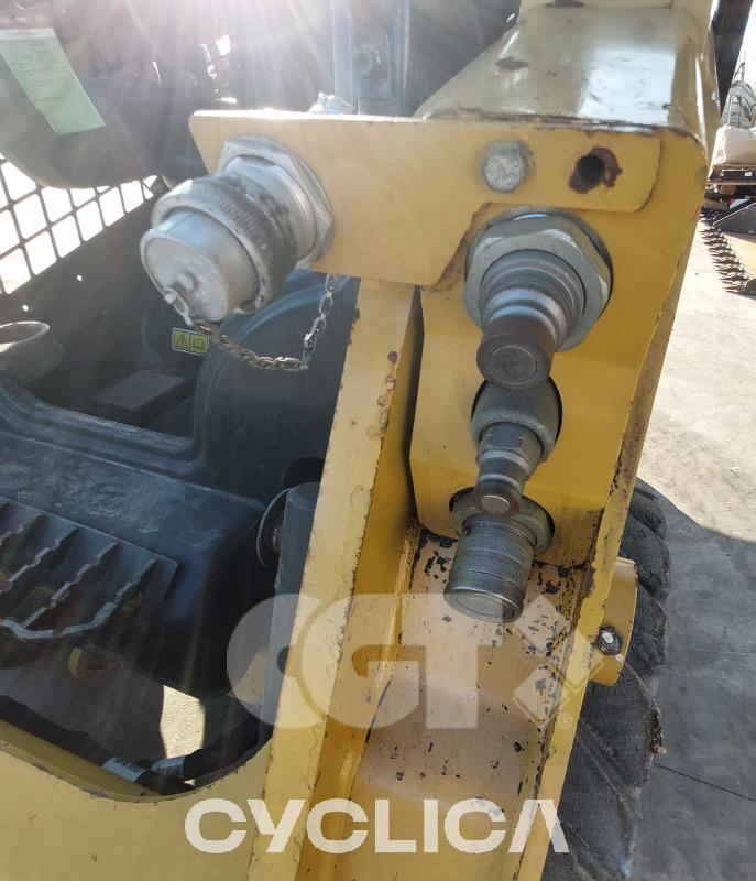 Skid steers  232D3 GJ500### - 7