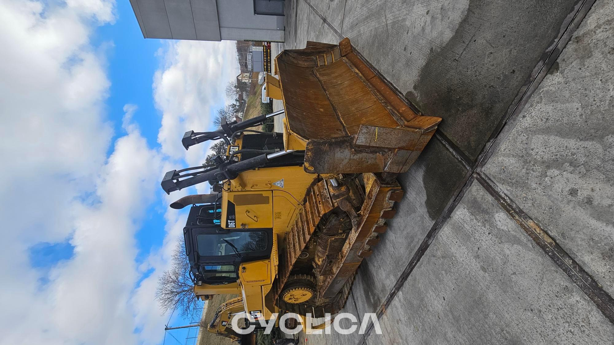 Bulldozers et tracteurs à chenilles  D6T XL 2B300179 - 12