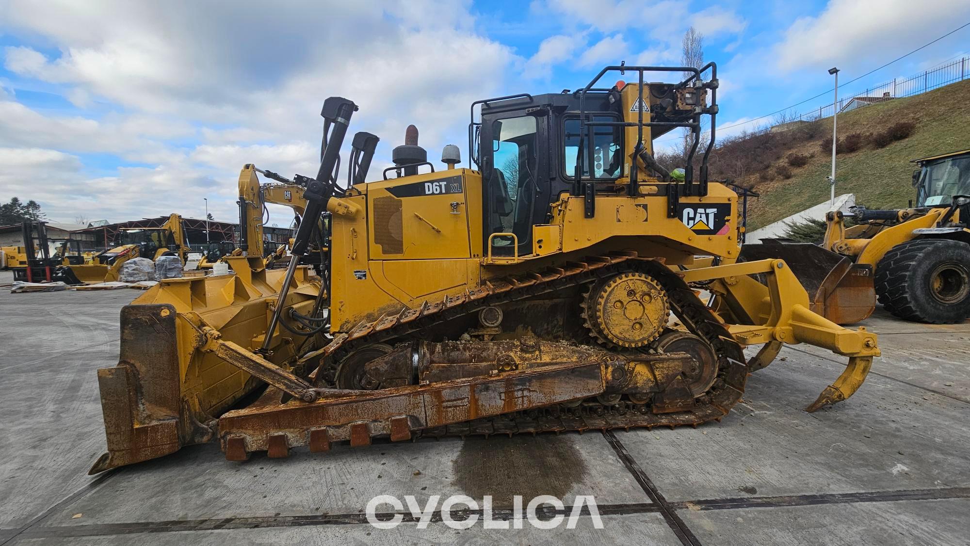 Bulldozers et tracteurs à chenilles  D6T XL 2B300179 - 8