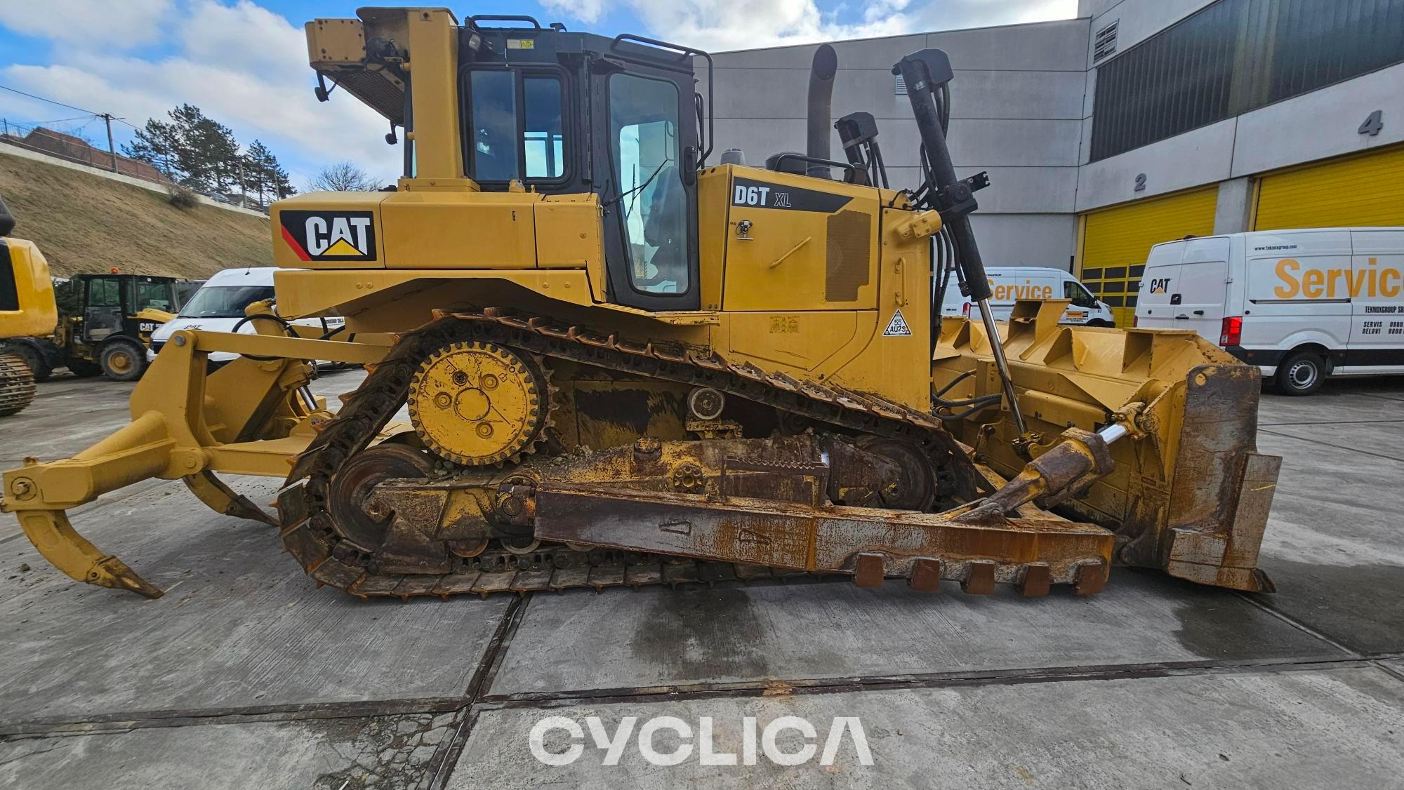 Bulldozers et tracteurs à chenilles  D6T XL 2B300179 - 11