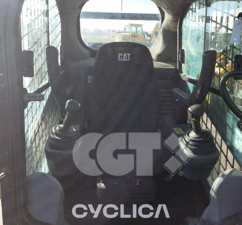 Skid steers  262D DTB08382 - 8