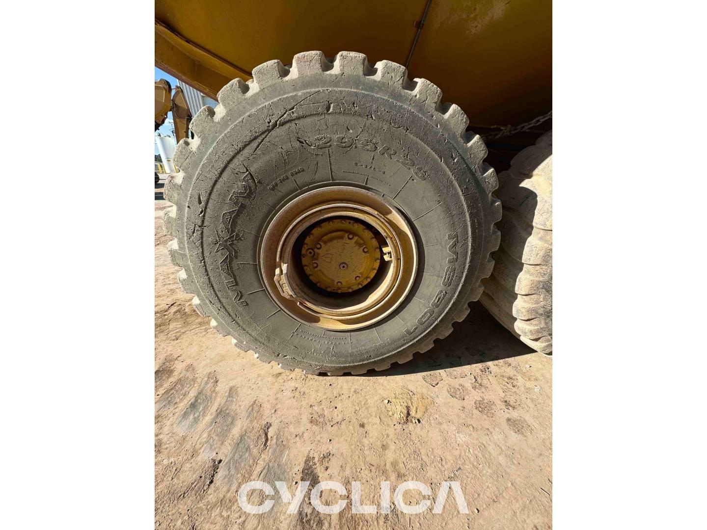 Dumpers e caminhões articulados  745 3T603188 - 28