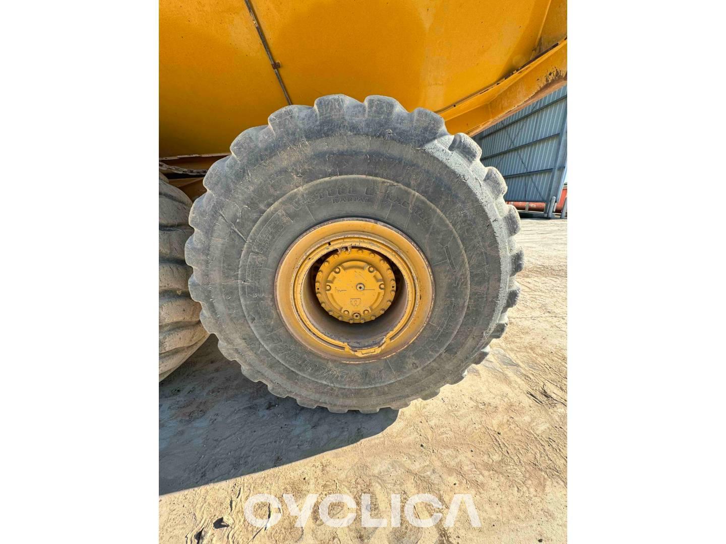 Dumpers e caminhões articulados  745 3T603188 - 23