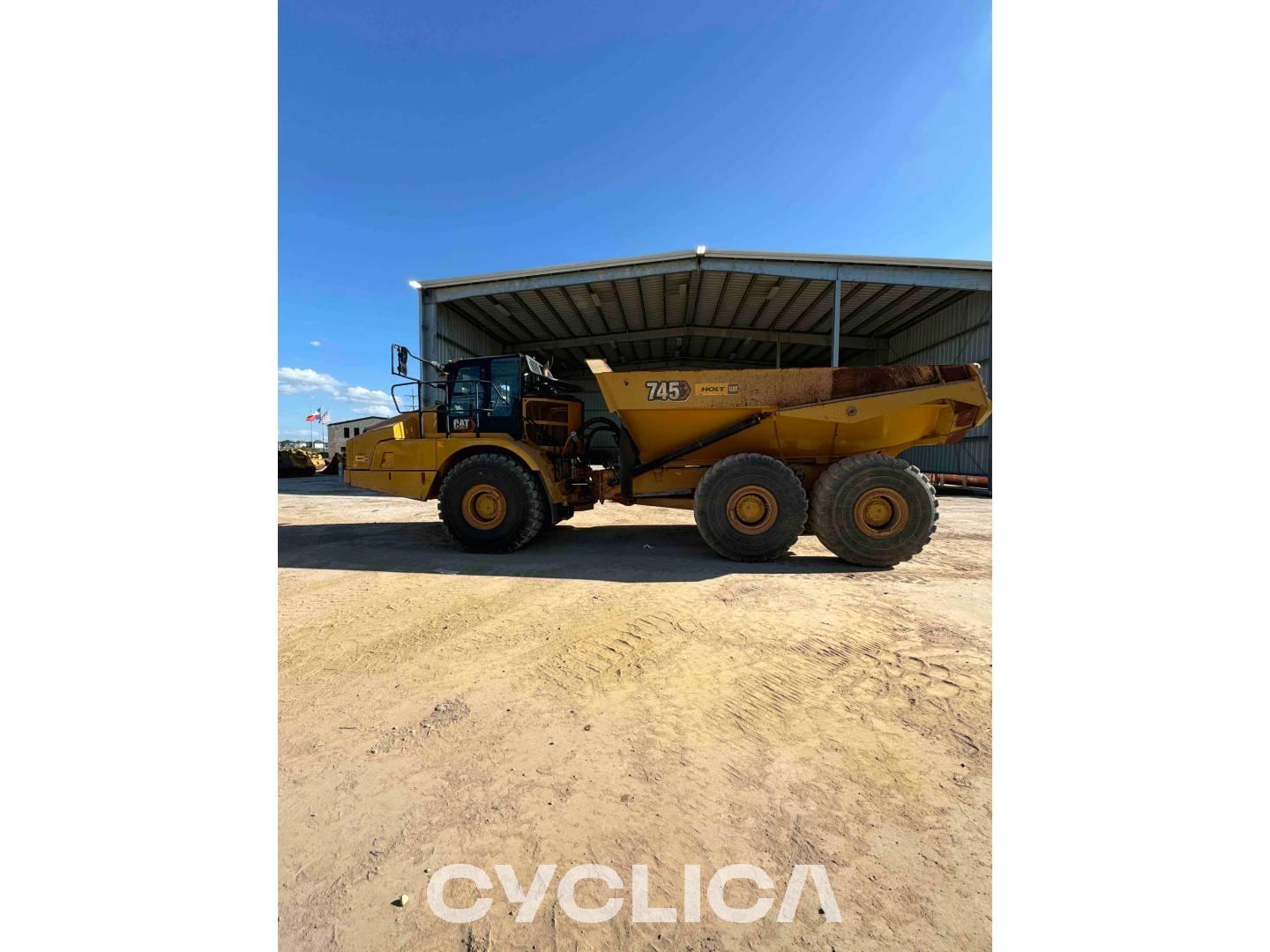 Dumpers e caminhões articulados  745 3T603188 - 18