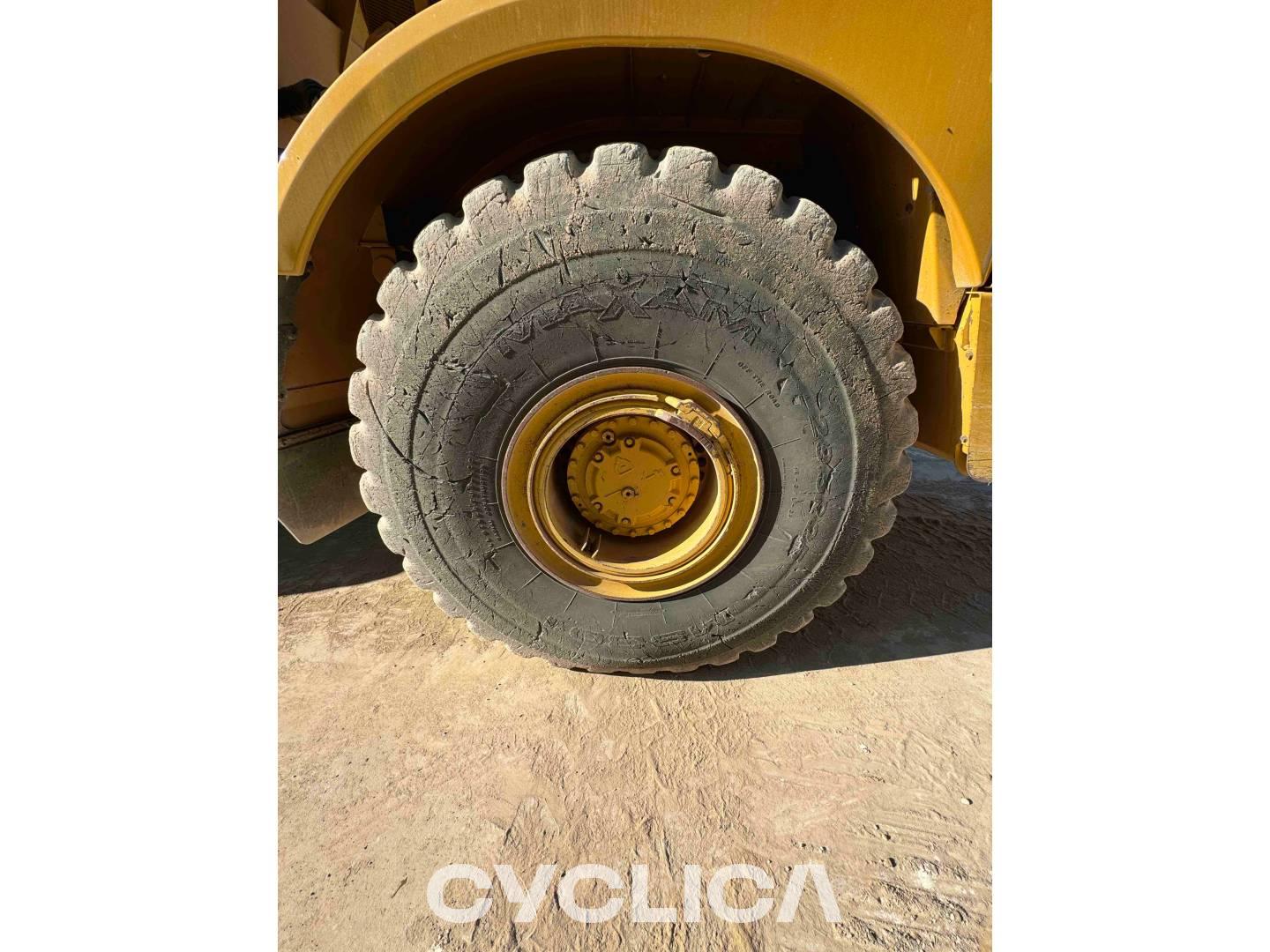 Dumpers e caminhões articulados  745 3T603188 - 29